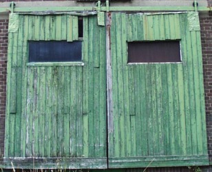 Mattie Tugendhaft - The sliding door - By Ria Schmieder